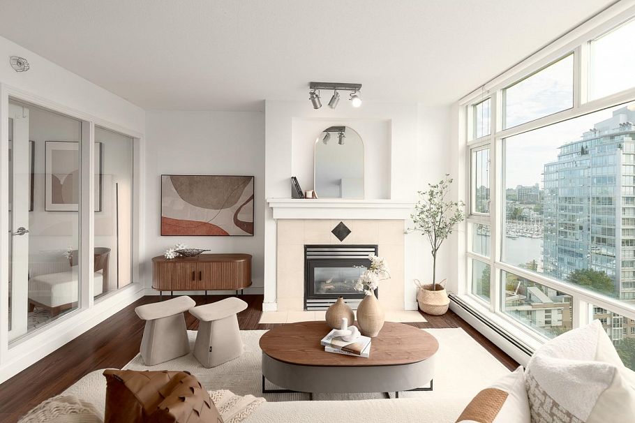 1907 1199 Marinaside Crescent Vancouver, BC - 3