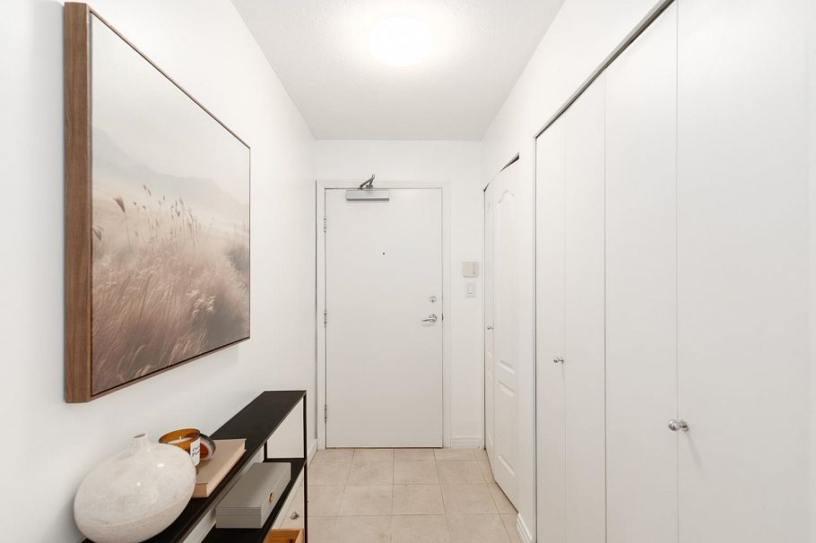 1907 1199 Marinaside Crescent Vancouver, BC - 17