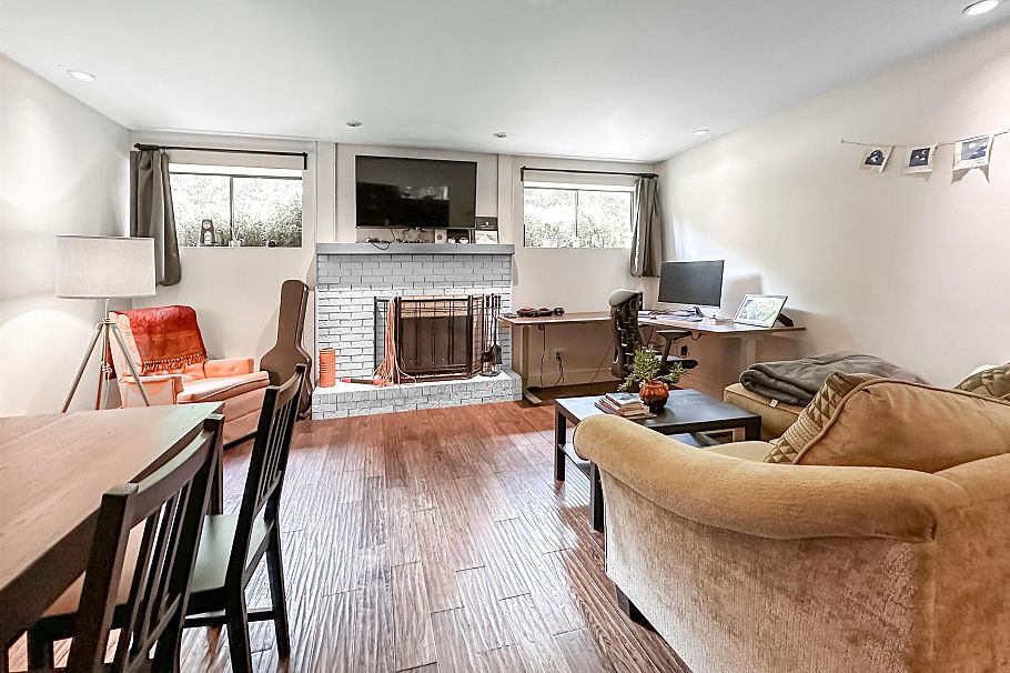 4755 Cove Cliff Road North Vancouver, BC - 34