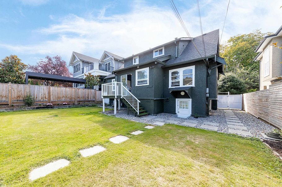 3719 W 3rd Avenue Vancouver, BC - 13