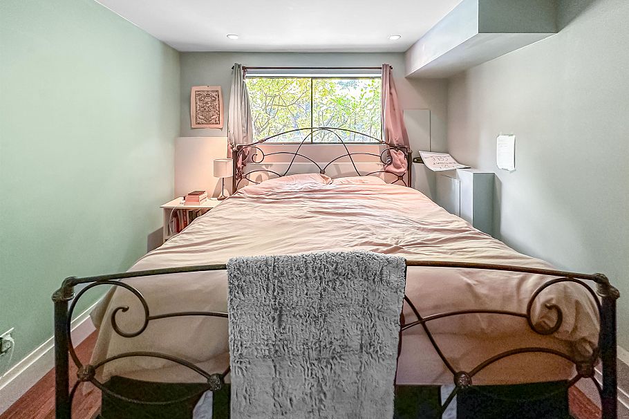 4755 Cove Cliff Road North Vancouver, BC - 36