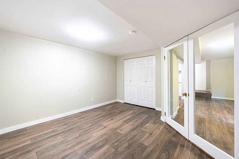 3435 St. Georges Avenue North Vancouver, BC - 37