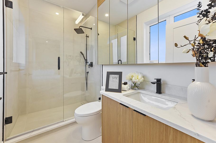 2 1322 E 13th Avenue Vancouver, BC - 21