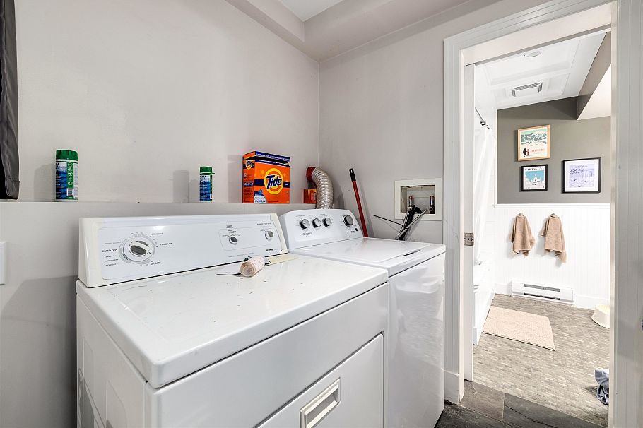 4755 Cove Cliff Road North Vancouver, BC - 37