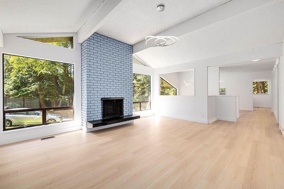 4755 Cove Cliff Road North Vancouver, BC - 5