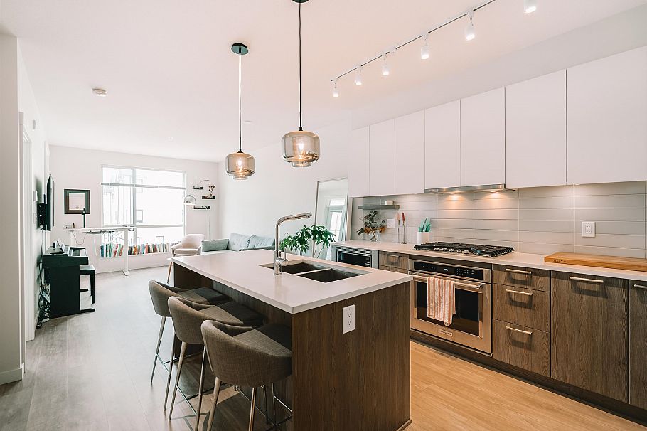 206 615 E 3rd Street North Vancouver, BC - 1