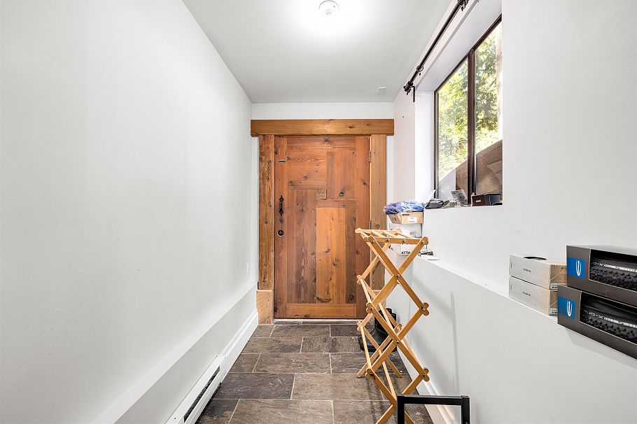 4755 Cove Cliff Road North Vancouver, BC - 30