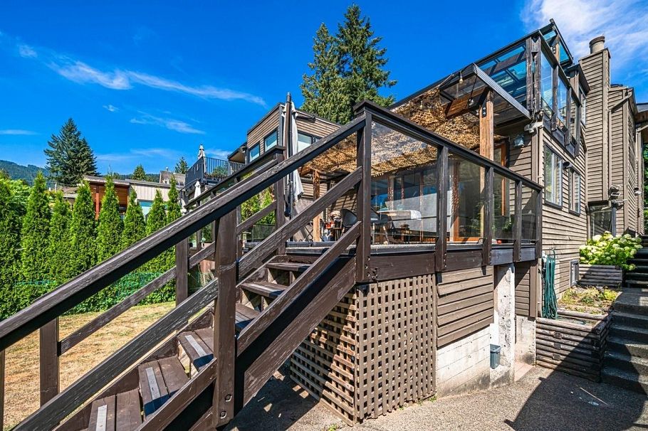 3435 St. Georges Avenue North Vancouver, BC - 3