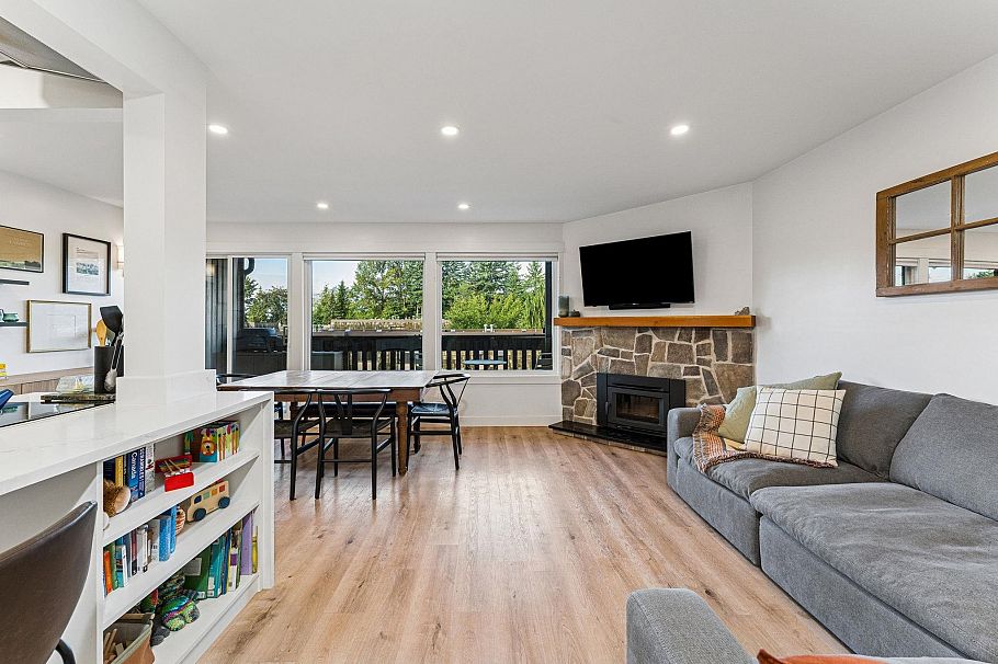 1053 Old Lillooet Road North Vancouver, BC - 14