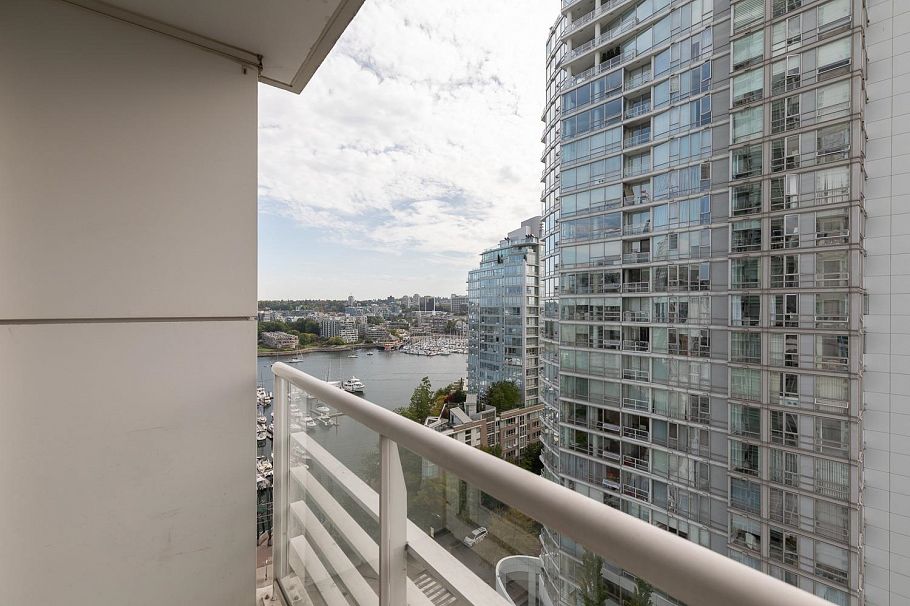 1907 1199 Marinaside Crescent Vancouver, BC - 23