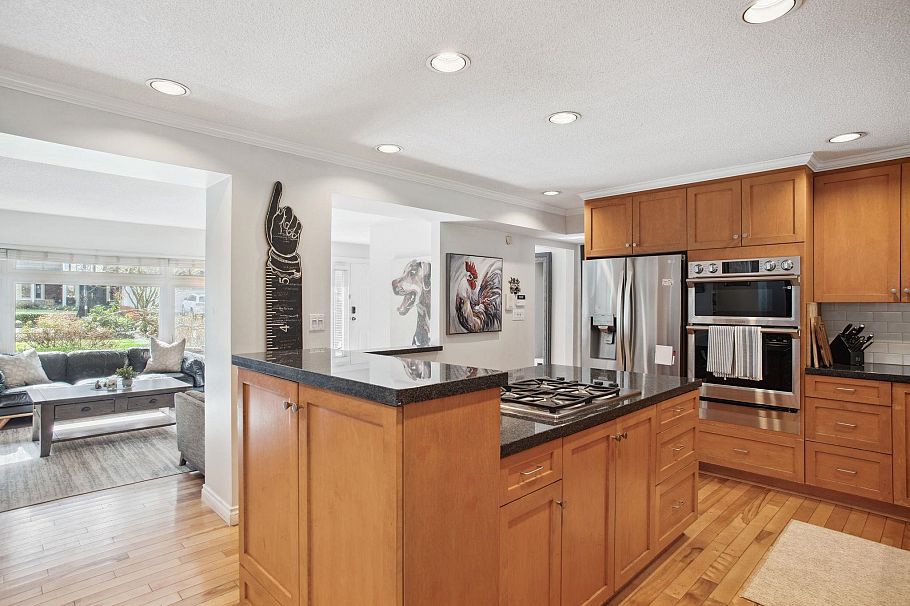 2569 Hyannis Point North Vancouver, BC - 11