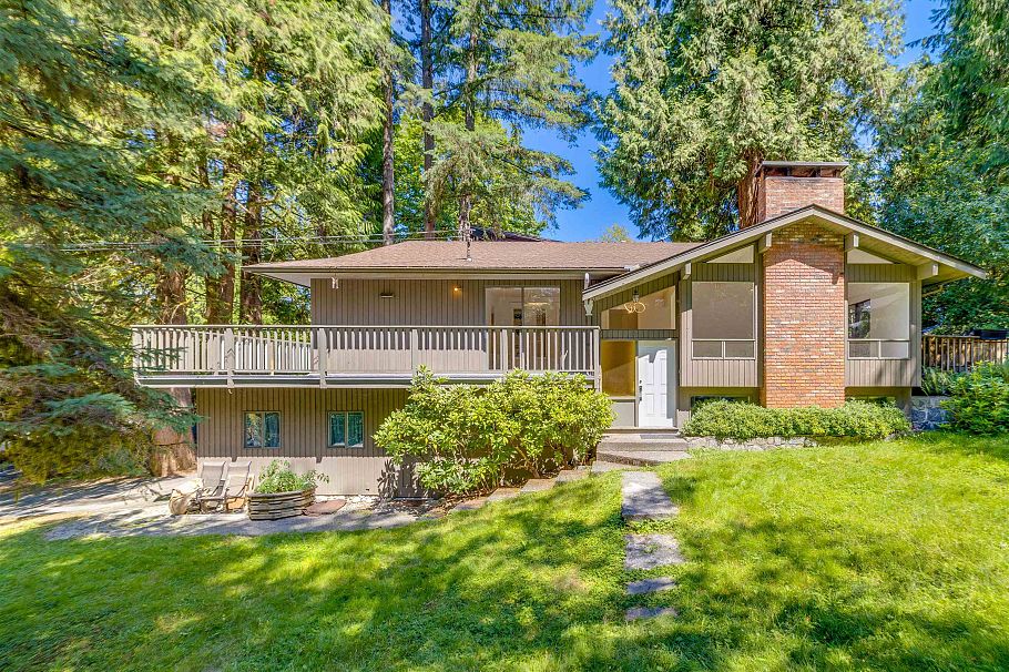 4755 Cove Cliff Road North Vancouver, BC - 1