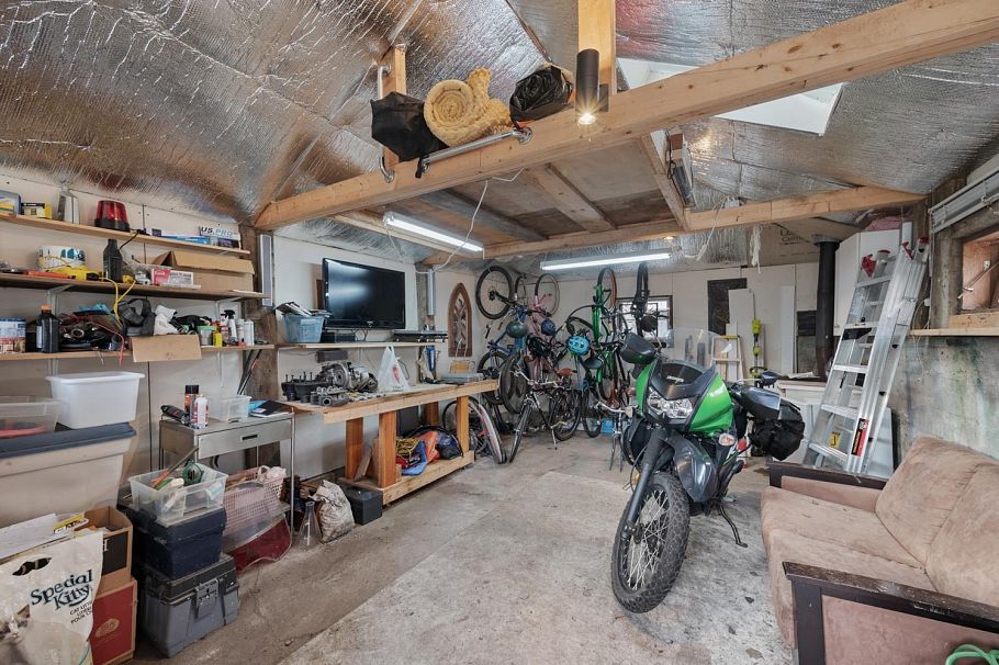 2520 E 8th Avenue Vancouver, BC - 33