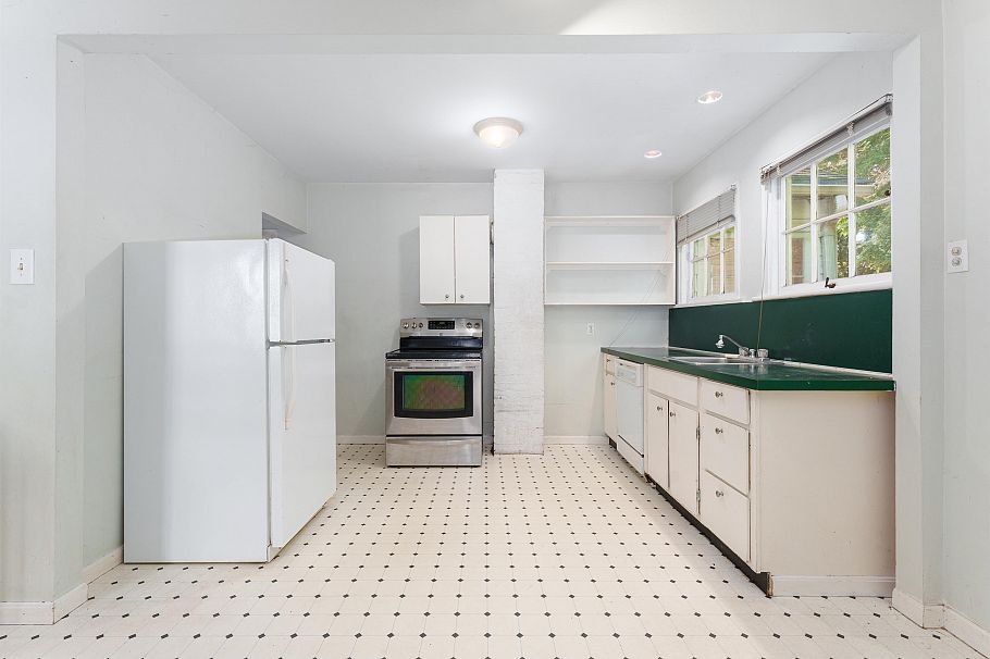 4150 Dollarton Highway North Vancouver, BC - 14