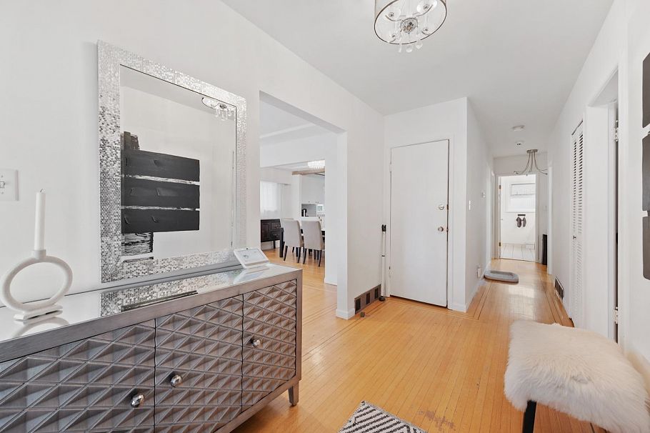 2520 E 8th Avenue Vancouver, BC - 17