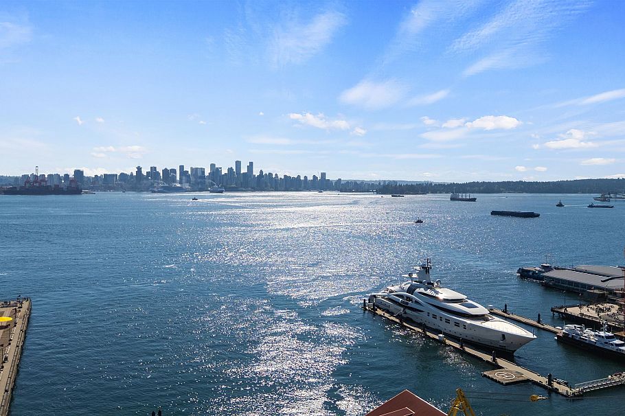 2001 188 E Esplanade North Vancouver, BC - 25