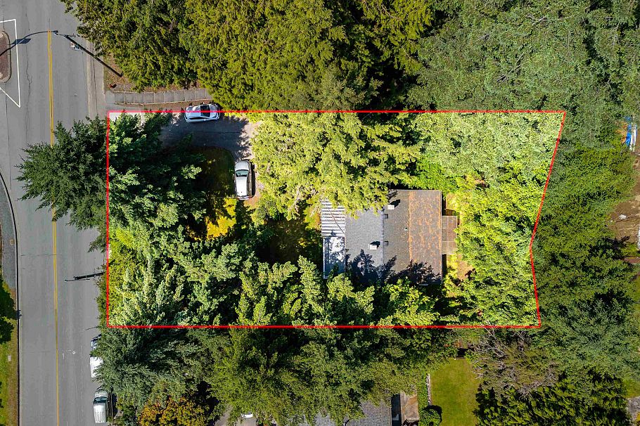 4150 Dollarton Highway North Vancouver, BC - 4