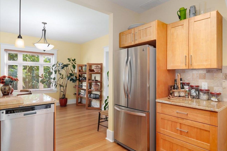 848 E 6th Street North Vancouver, BC - 11