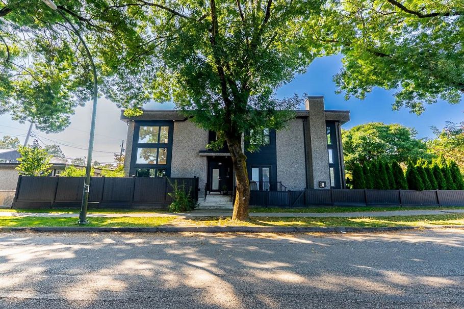 3205 Carolina Street Vancouver, BC - 1
