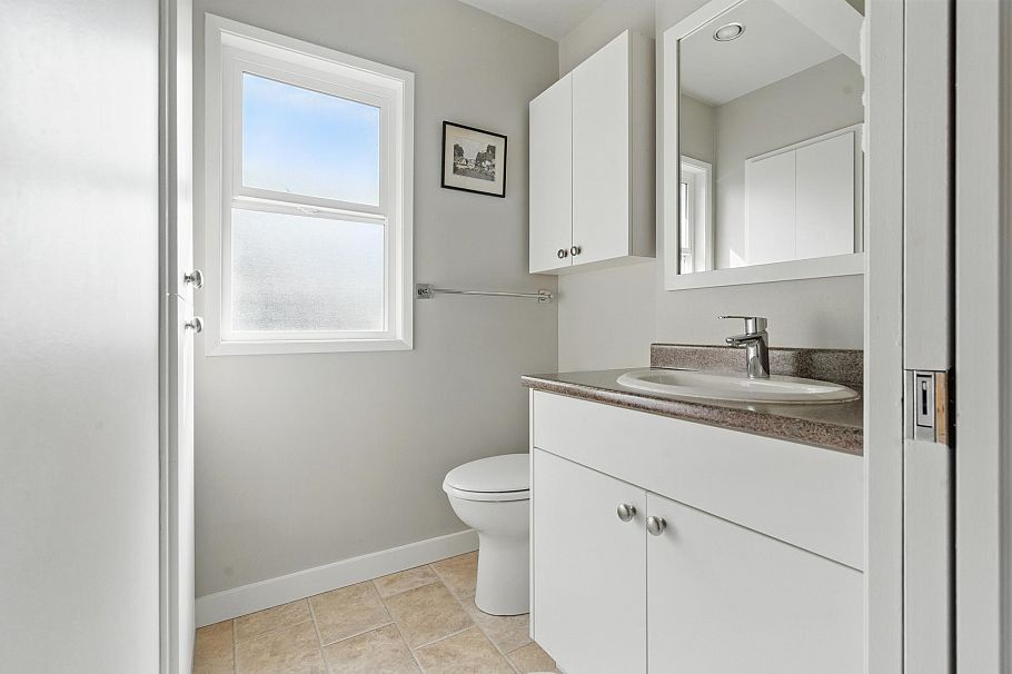 3506 W 42nd Avenue Vancouver, BC - 11