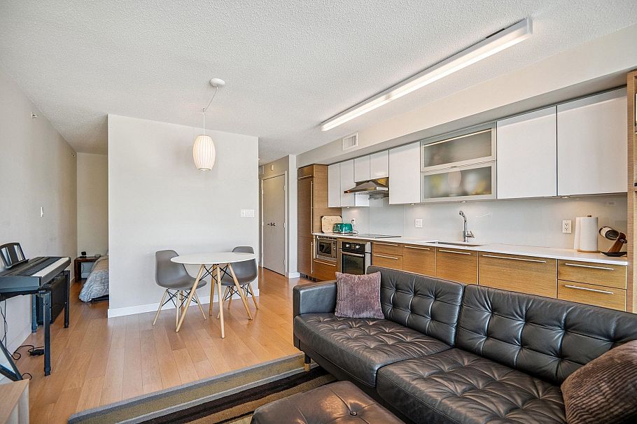 416 1635 West 3rd Avenue Vancouver, BC - 7