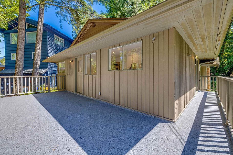 4755 Cove Cliff Road North Vancouver, BC - 23