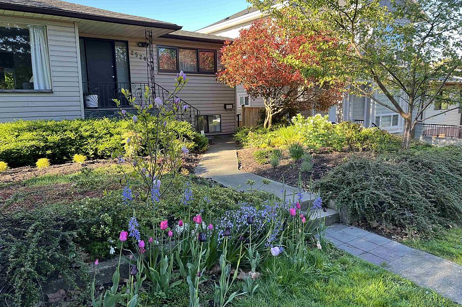 2520 E 8th Avenue Vancouver, BC - 2