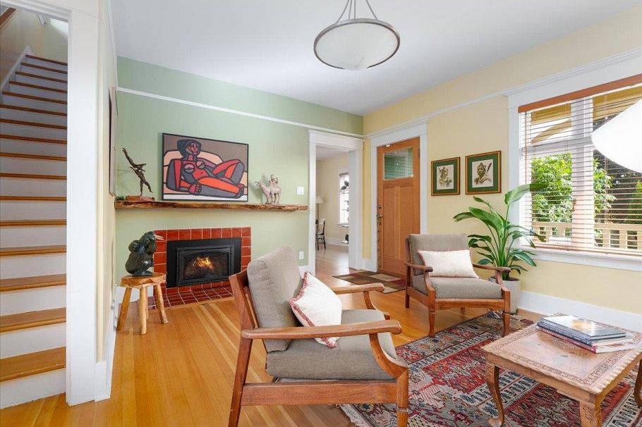 848 E 6th Street North Vancouver, BC - 19