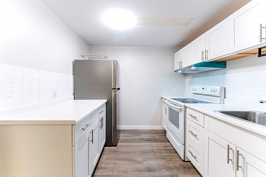 3435 St. Georges Avenue North Vancouver, BC - 39