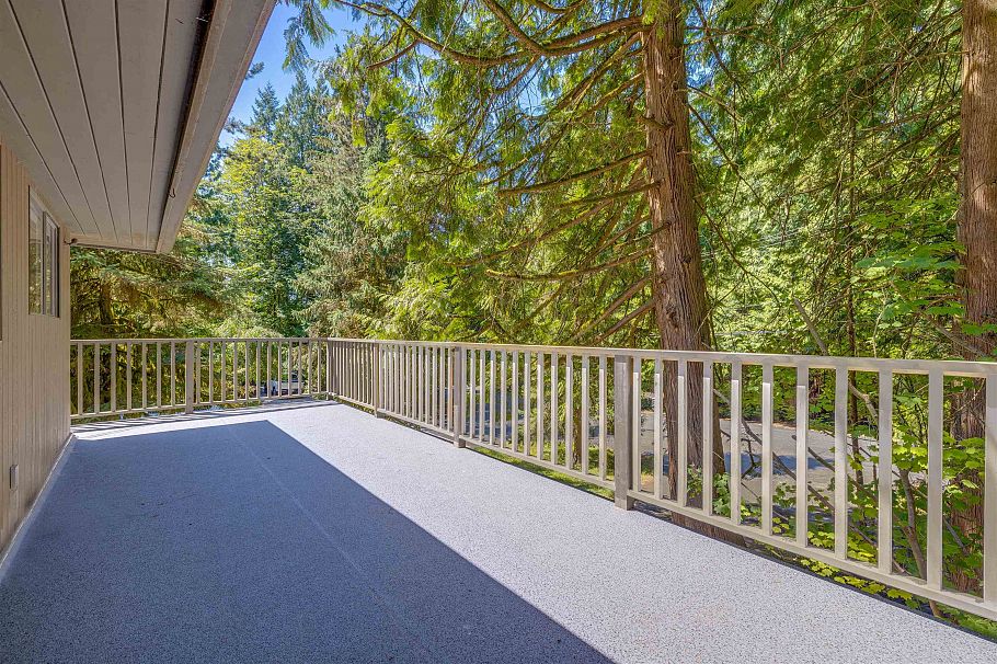 4755 Cove Cliff Road North Vancouver, BC - 21