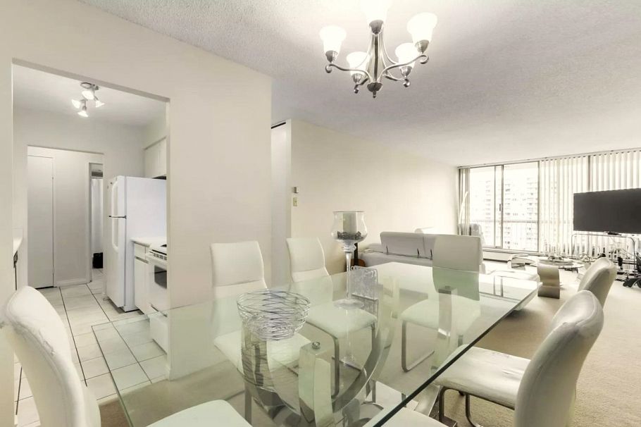 1304 2020 Fullerton Avenue North Vancouver, BC - 1