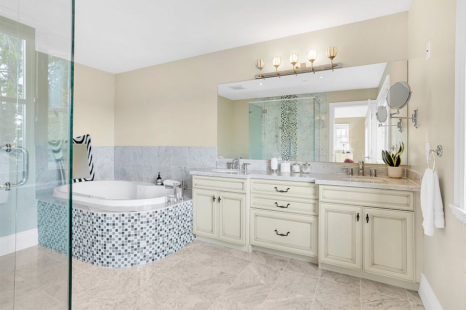 4038 W 33rd Avenue Vancouver, BC - 21