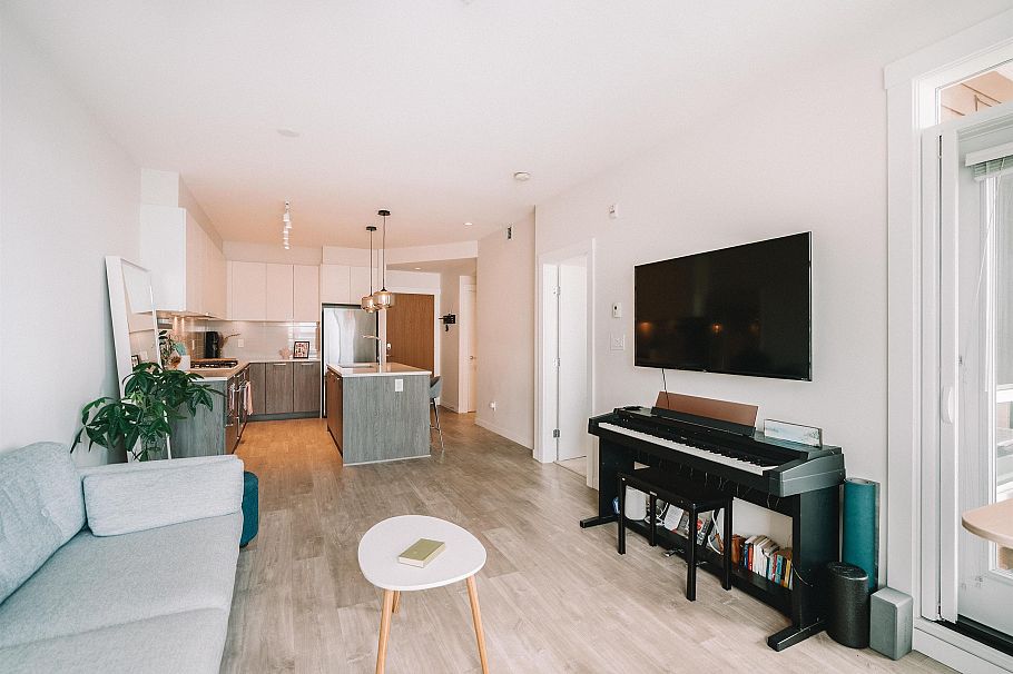 206 615 E 3rd Street North Vancouver, BC - 9