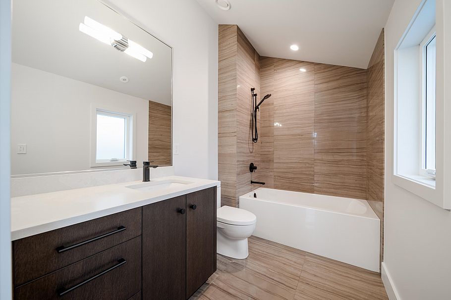 1138 E 26th Avenue Vancouver, BC - 26