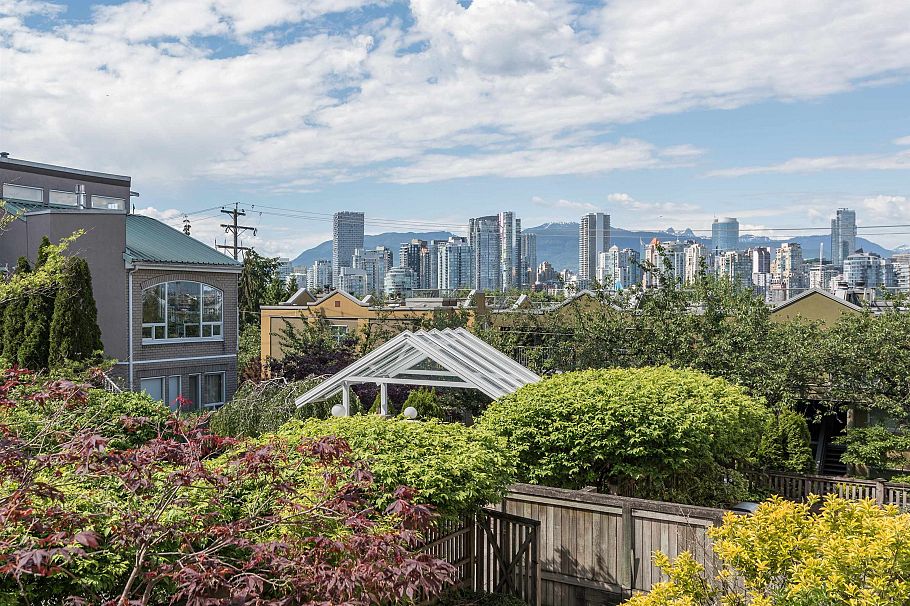 208 788 W 8th Avenue Vancouver, BC - 12