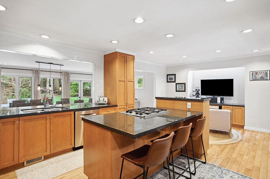 2569 Hyannis Point North Vancouver, BC - 9