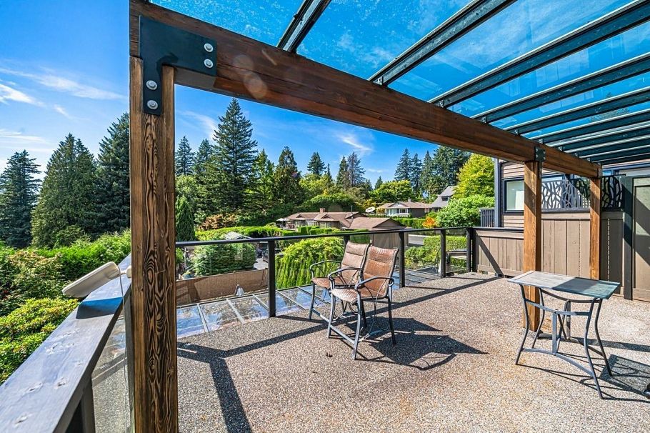 3435 St. Georges Avenue North Vancouver, BC - 5