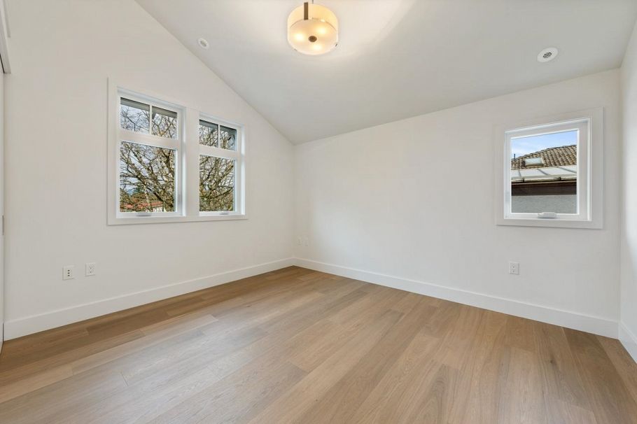 1136 E 26th Avenue Vancouver, BC - 11