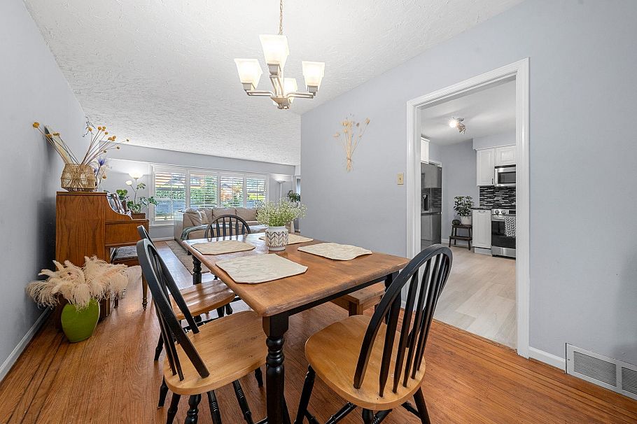 3020 Thorncliffe Drive North Vancouver, BC - 8