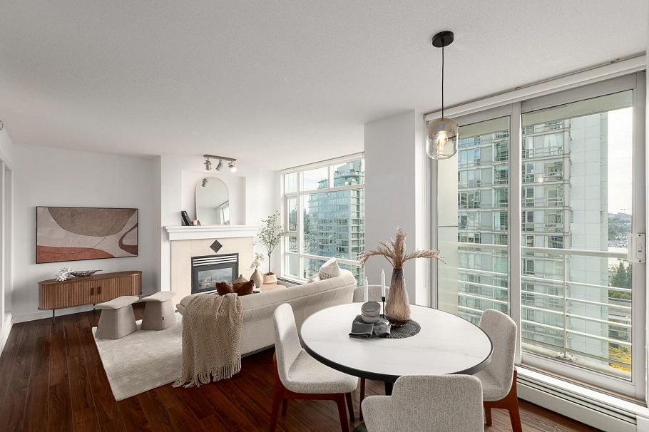 1907 1199 Marinaside Crescent Vancouver, BC - 2