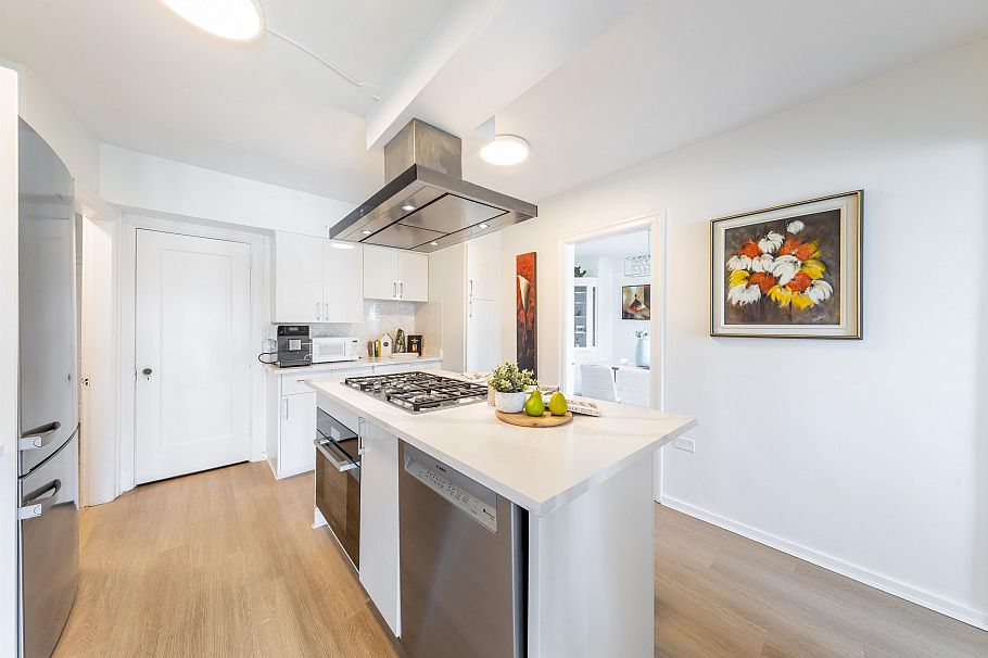 3719 W 3rd Avenue Vancouver, BC - 15