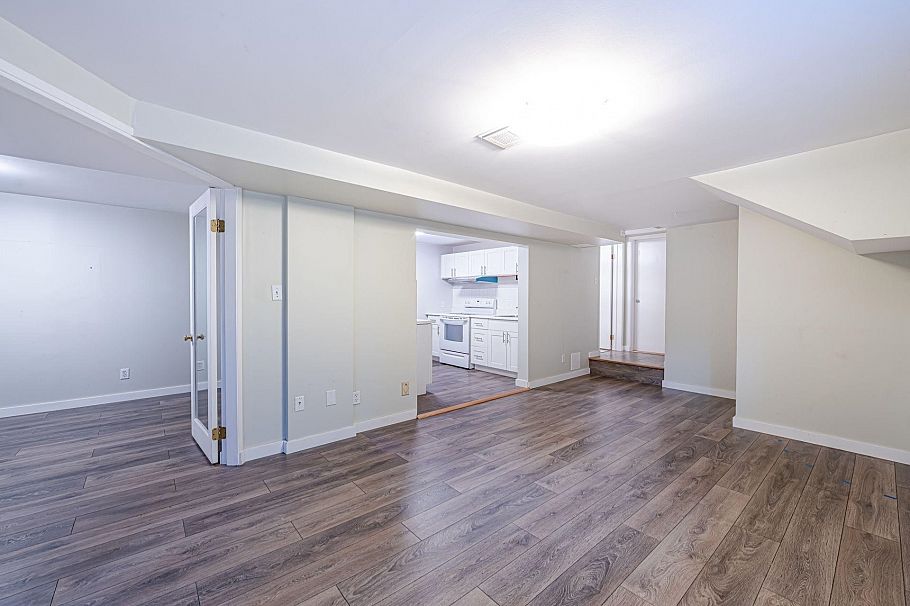 3435 St. Georges Avenue North Vancouver, BC - 36