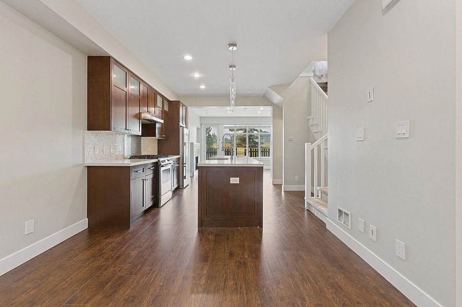 5977 Oak Street Vancouver, BC - 10