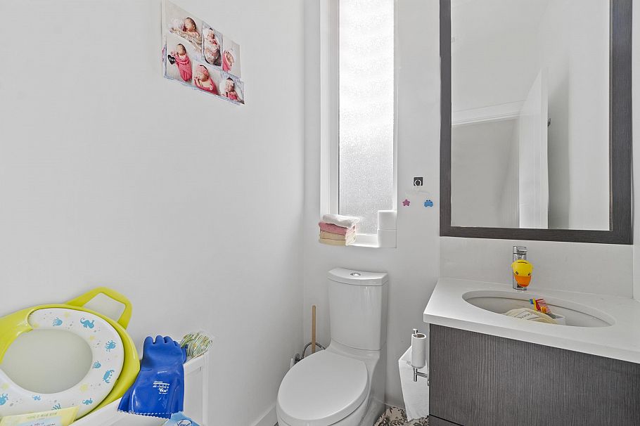 190 W 63rd Avenue Vancouver, BC - 24