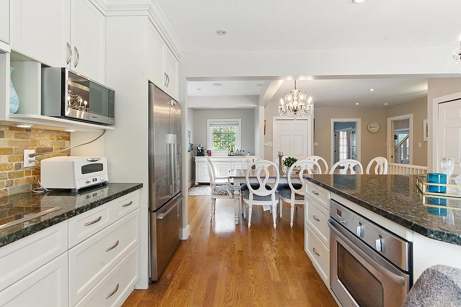 3506 W 42nd Avenue Vancouver, BC - 37