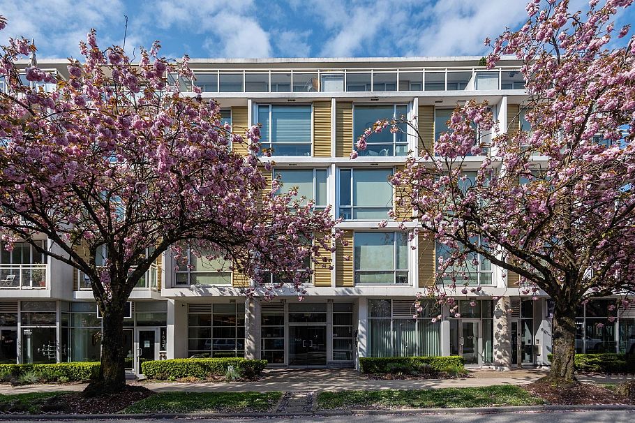 416 1635 West 3rd Avenue Vancouver, BC - 1