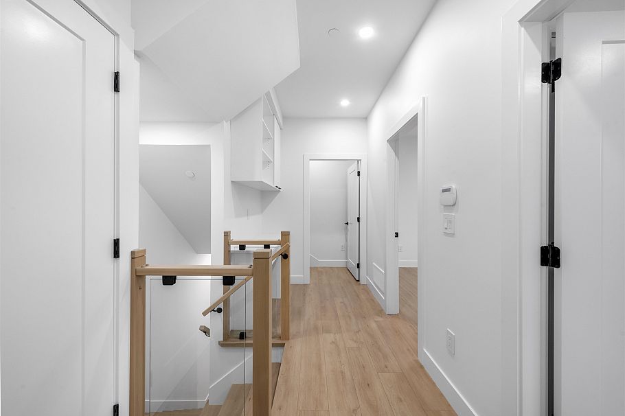 2 1160 Rossland Street Vancouver, BC - 17