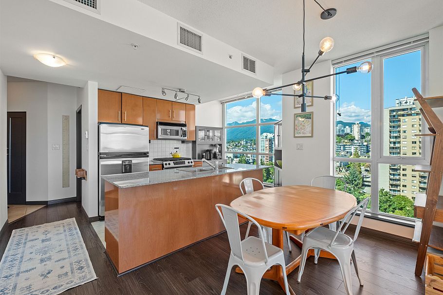 2001 188 E Esplanade North Vancouver, BC - 8