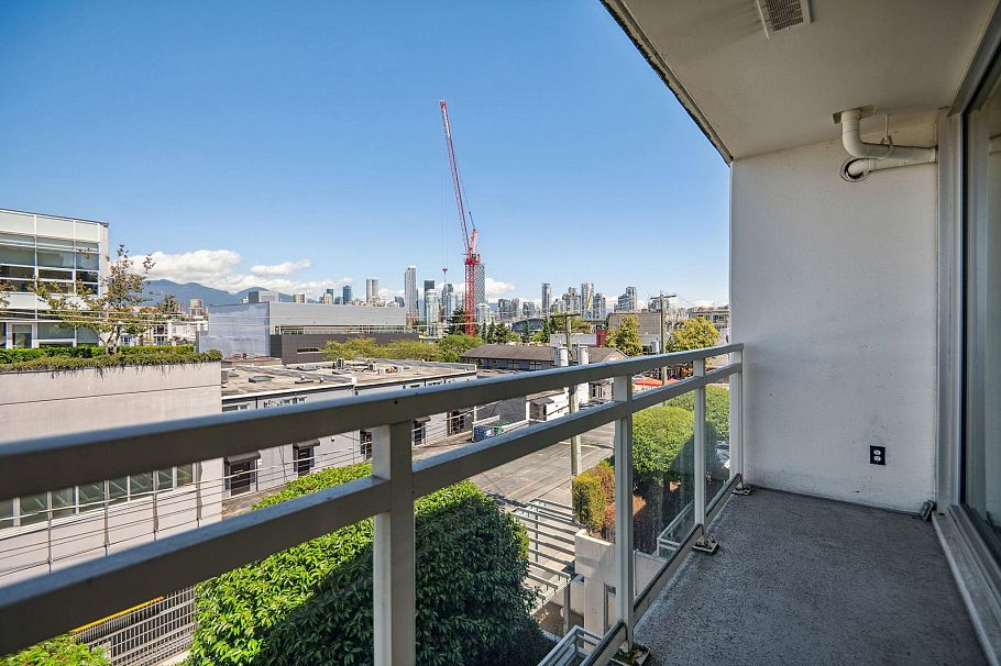 416 1635 West 3rd Avenue Vancouver, BC - 19