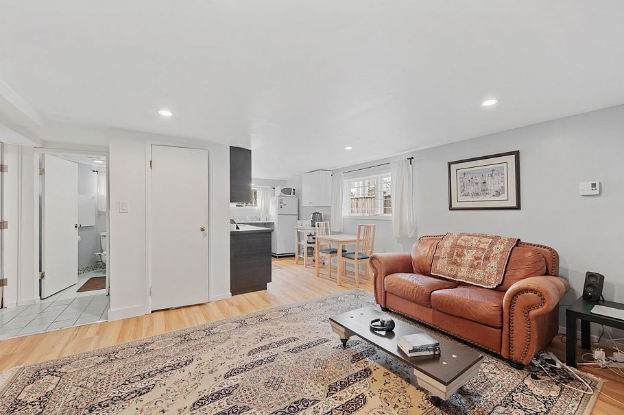 2520 E 8th Avenue Vancouver, BC - 15